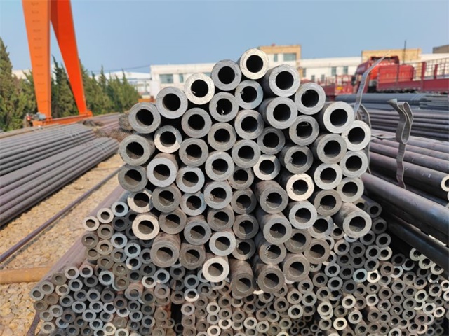 新龙16Mn小口径无缝钢管